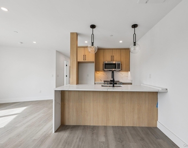 325 Manville - Photo Thumbnail 1