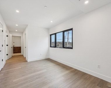 325 Manville - Photo Thumbnail 12