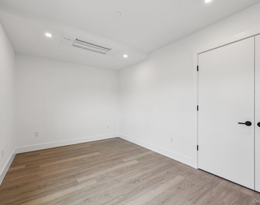 325 Manville - Photo Thumbnail 14