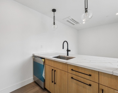 325 Manville - Photo Thumbnail 8