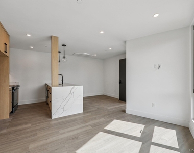 325 Manville - Photo Thumbnail 3
