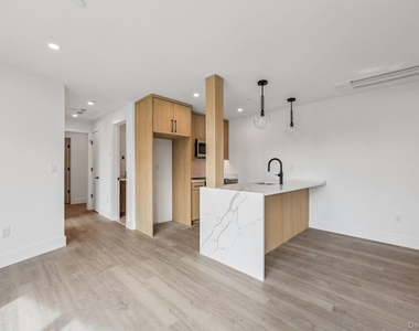 325 Manville - Photo Thumbnail 4