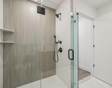 325 Manville - Photo Thumbnail 19