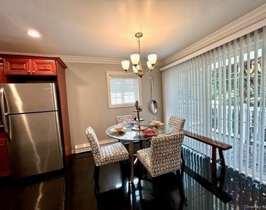 195 Lakeland Avenue - Photo Thumbnail 2
