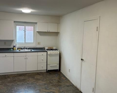 639 Wellwood Avenue - Photo Thumbnail 5