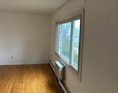 639 Wellwood Avenue - Photo Thumbnail 1