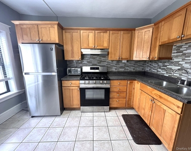 2 Raymond Avenue - Photo Thumbnail 11