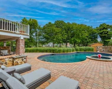 27 W Tiana Road - Photo Thumbnail 2