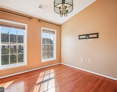 16368 Gangplank Lane - Photo Thumbnail 10