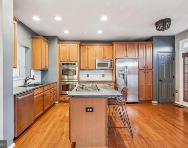 16368 Gangplank Lane - Photo Thumbnail 14
