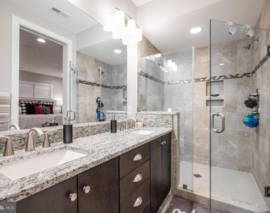 1126 N Stuart Street - Photo Thumbnail 12