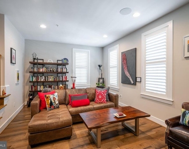 1126 N Stuart Street - Photo Thumbnail 33