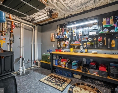 1126 N Stuart Street - Photo Thumbnail 9