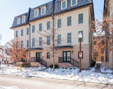 1126 N Stuart Street - Photo Thumbnail 18