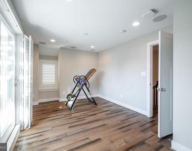 1126 N Stuart Street - Photo Thumbnail 50