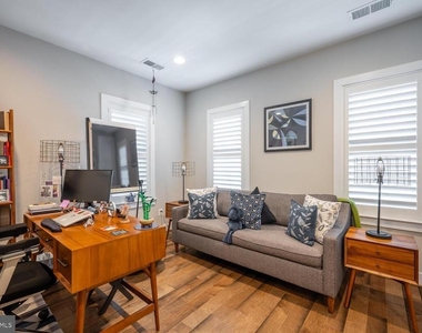 1126 N Stuart Street - Photo Thumbnail 7