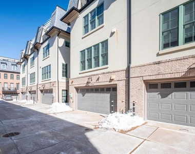 1126 N Stuart Street - Photo Thumbnail 20