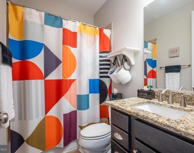 1126 N Stuart Street - Photo Thumbnail 13