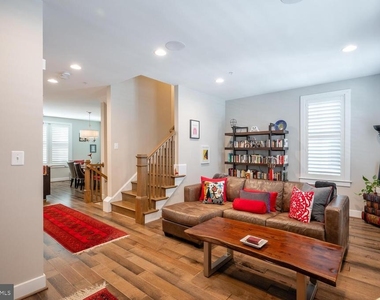 1126 N Stuart Street - Photo Thumbnail 32