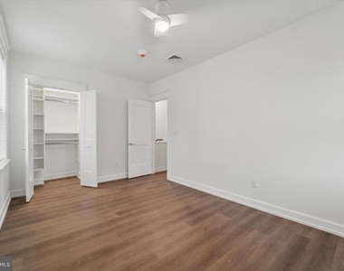 1049 W Lancaster Avenue - Photo Thumbnail 12
