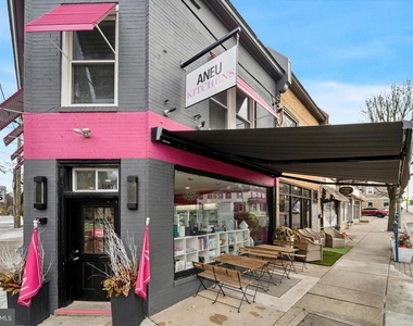 1049 W Lancaster Avenue - Photo Thumbnail 1
