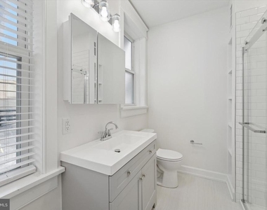1049 W Lancaster Avenue - Photo Thumbnail 8