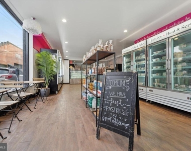 1049 W Lancaster Avenue - Photo Thumbnail 13