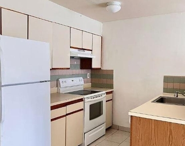 700 N Franklin Boulevard - Photo Thumbnail 4