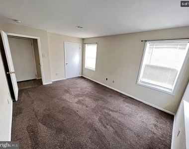 700 N Franklin Boulevard - Photo Thumbnail 9