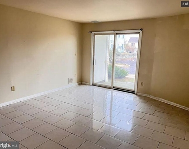 700 N Franklin Boulevard - Photo Thumbnail 1