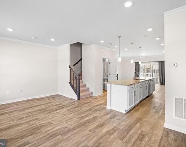 4711 Cherokee Street - Photo Thumbnail 3
