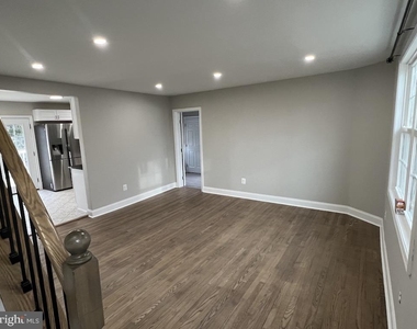 11160 Tippett Road - Photo Thumbnail 4