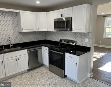 11160 Tippett Road - Photo Thumbnail 9