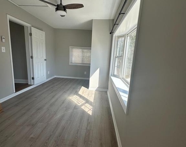 11160 Tippett Road - Photo Thumbnail 12