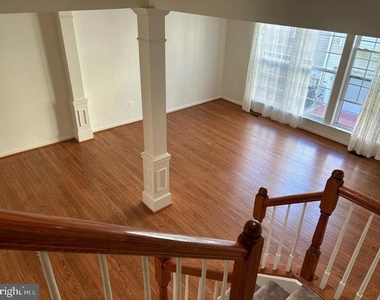 11516 Clairmont Terrace - Photo Thumbnail 2