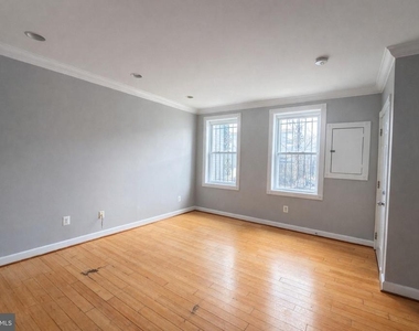 1246 Queen Street Ne - Photo Thumbnail 10
