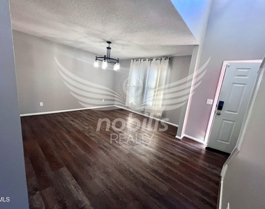 803 Yorkshire Drive - Photo Thumbnail 1