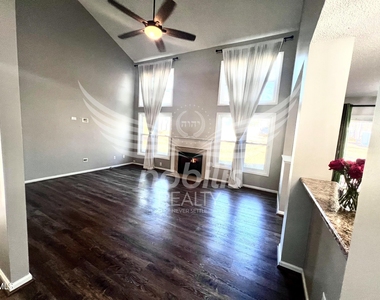 803 Yorkshire Drive - Photo Thumbnail 5