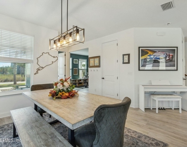 213 Daydream Avenue - Photo Thumbnail 8