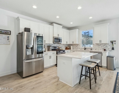 213 Daydream Avenue - Photo Thumbnail 15