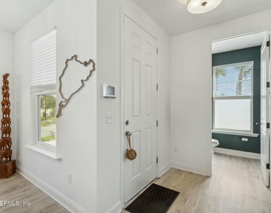 213 Daydream Avenue - Photo Thumbnail 4