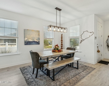 213 Daydream Avenue - Photo Thumbnail 9