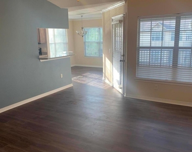 7800 Point Meadows Drive - Photo Thumbnail 3