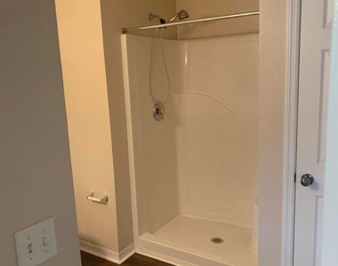 7800 Point Meadows Drive - Photo Thumbnail 17