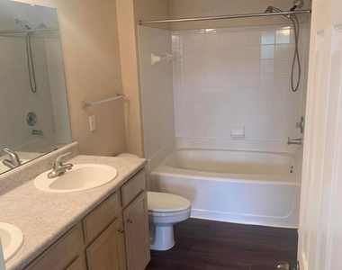 7800 Point Meadows Drive - Photo Thumbnail 14