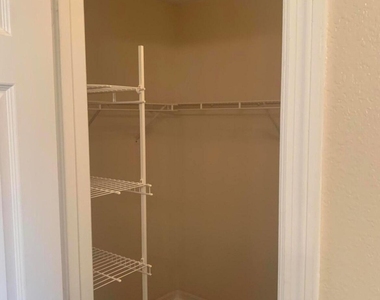 7800 Point Meadows Drive - Photo Thumbnail 15