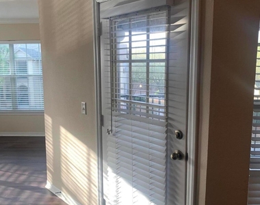 7800 Point Meadows Drive - Photo Thumbnail 13