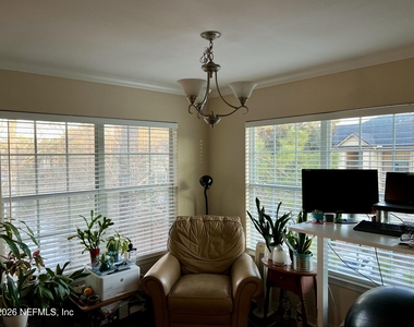 7800 Point Meadows Drive - Photo Thumbnail 6