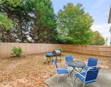 3218 Saville Street - Photo Thumbnail 5