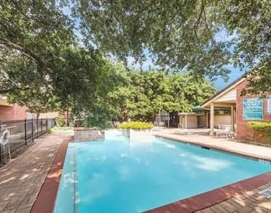 2211 S Kirkwood Road - Photo Thumbnail 7